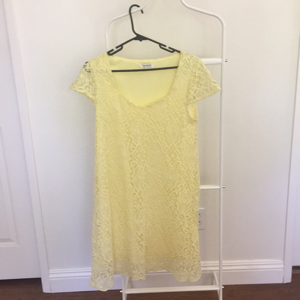 Francesca’s yellow lace dress size small